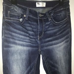 BKE Jeans. Excellent condition. 27x31 1/2 universal fit mid-rise skinny
